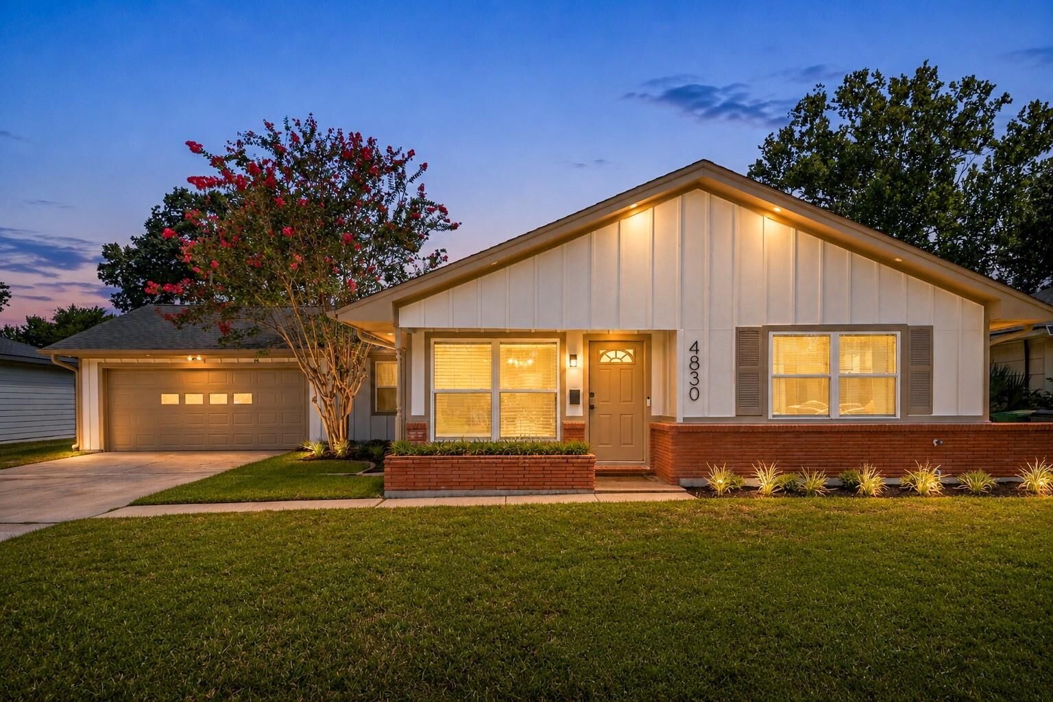 Property Photo:  4830 Hummingbird Street  TX 77035 