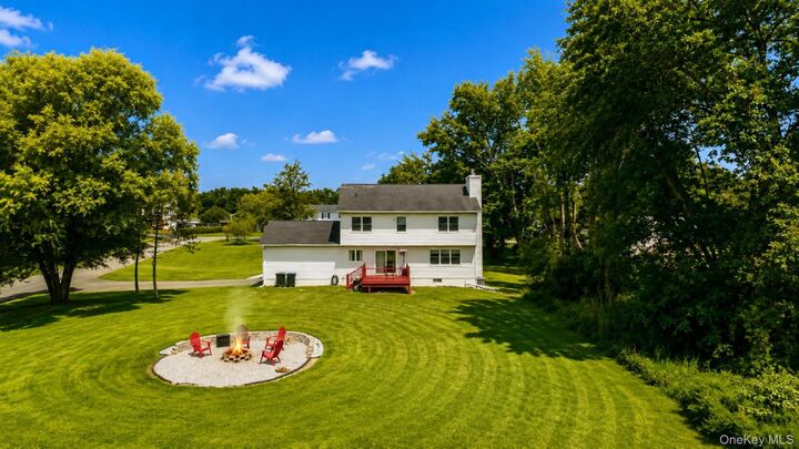 Property Photo:  1 Sean Court  NY 12575 