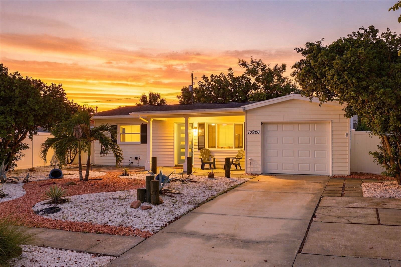 Property Photo: 10926 Temple Avenue FL 33772