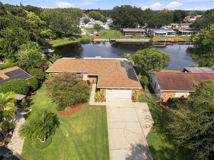 Property Photo:  10681 Seminole Forest Street E  FL 33778 