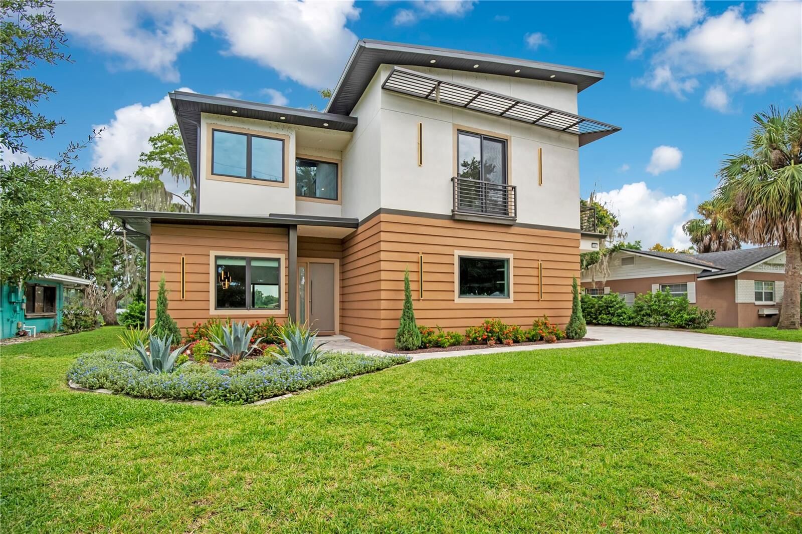 Property Photo:  2207 Kindel Avenue  FL 32789 