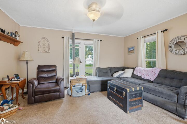 Property Photo:  303 Center Street  IA 52638 