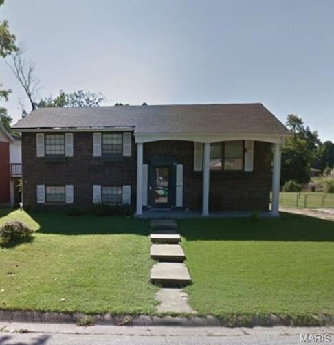 Property Photo: 3 Westgate Drive IL 62040