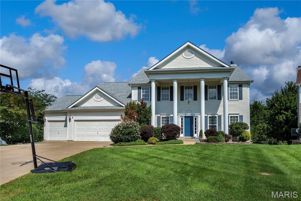 Property Photo: 611 Knollshire Way MO 63368