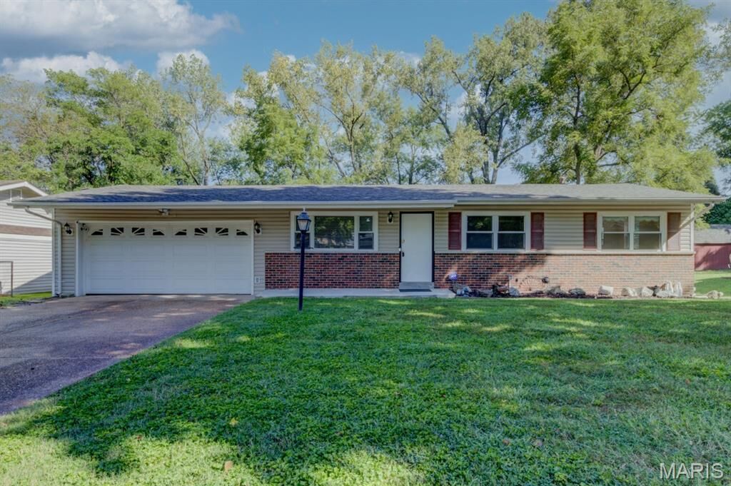 Property Photo:  10801 Canter Way Drive  MO 63114 