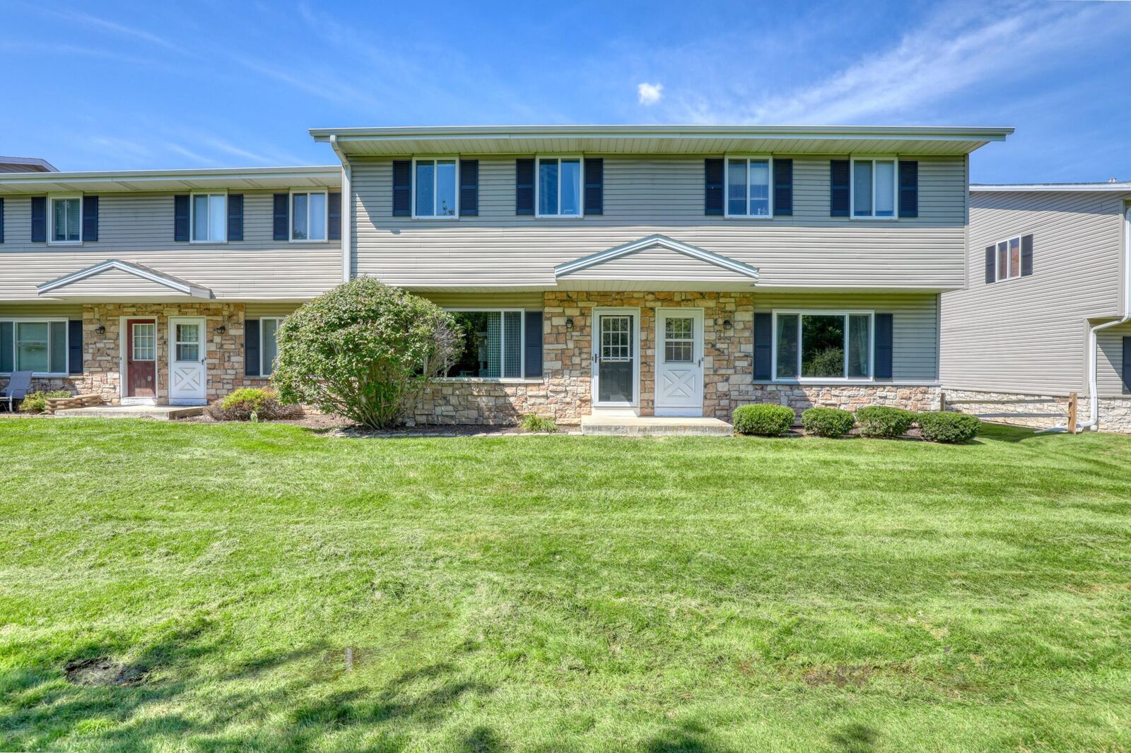 Property Photo: W163n11522 Windsor Ct WI 53022