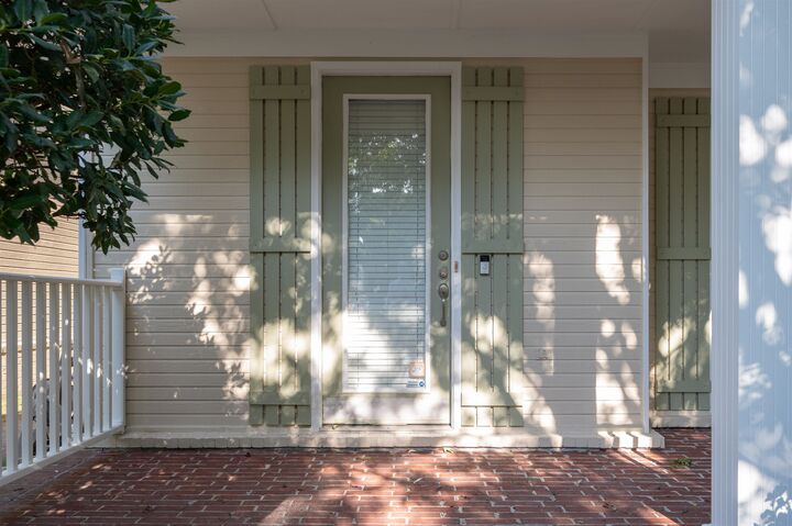 Property Photo:  1338 E Island Pl  TN 38103 