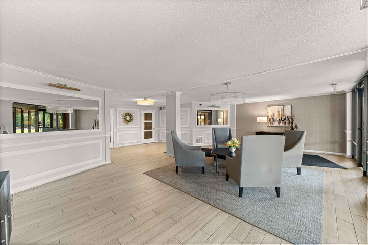 Property Photo:  2000 Saint Regis Drive 7D  IL 60148 