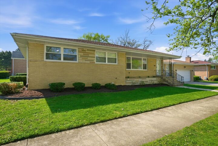 Property Photo:  16560 Greenwood Avenue  IL 60473 