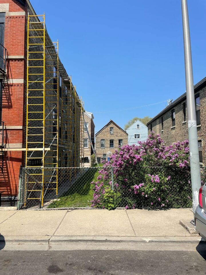 Property Photo:  10137 S Beverly Avenue  IL 60643 