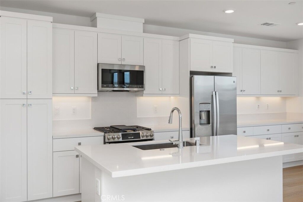Property Photo:  1200 Lasso Way 301  CA 92694 