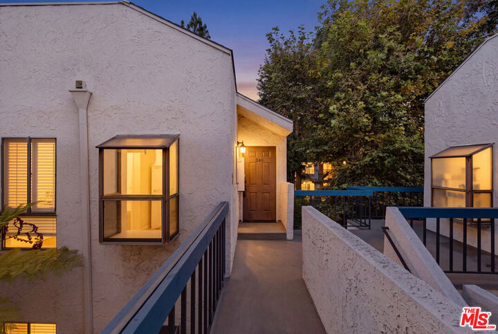 Property Photo:  18411 Hatteras Street 246  CA 91356 