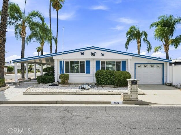 Property Photo:  975 Vista Grande Drive  CA 92543 