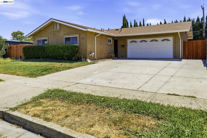 Property Photo:  40071 Leslie St  CA 94538-2911 