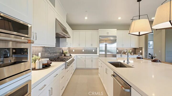 Property Photo:  29786 Camino La Cumbre  CA 91354 