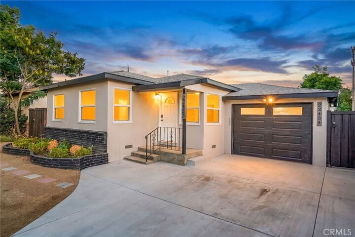 Property Photo:  22432 Berdon Street  CA 91367 