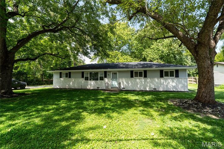 Property Photo: 1201 Hollywood Heights Road IL 62232