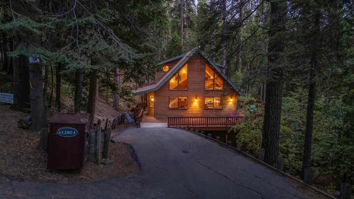 Property Photo:  1280 Wawona Way  CA 95223 