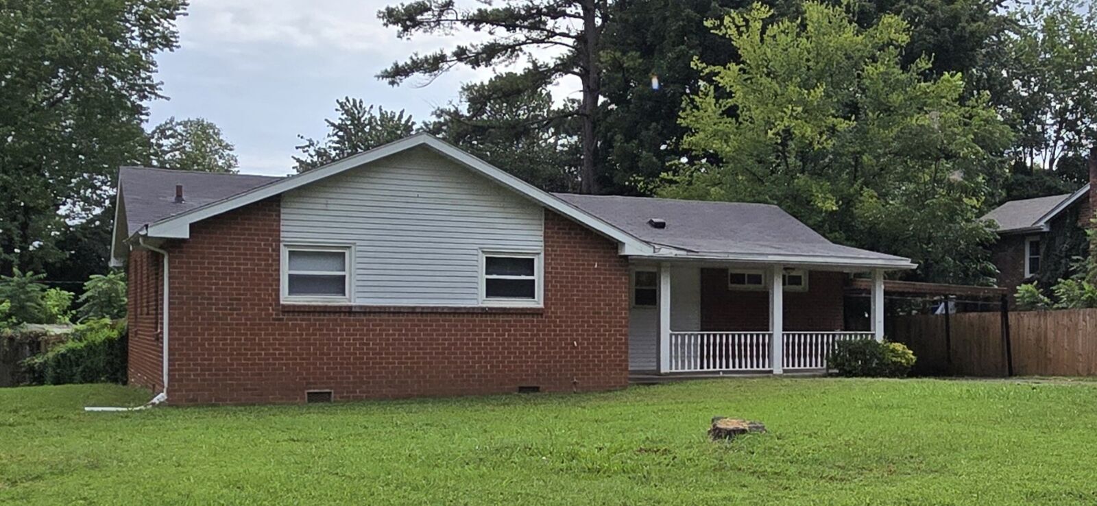 Property Photo: 310 Sheriff Dr TN 37042