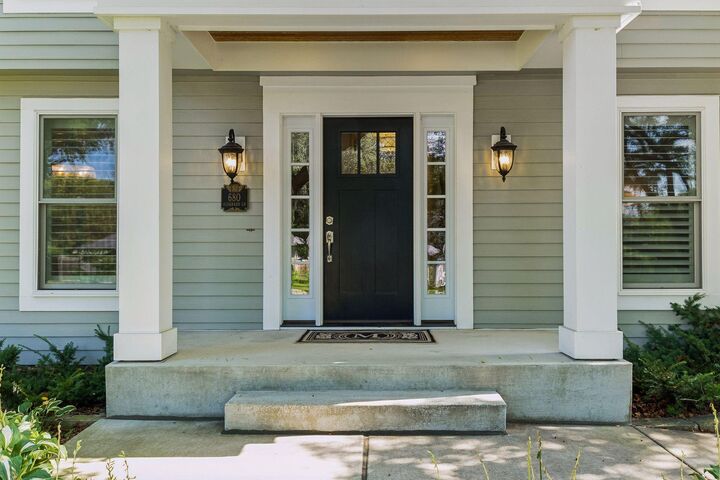 Property Photo:  680 Alvarado Lane N  MN 55447 