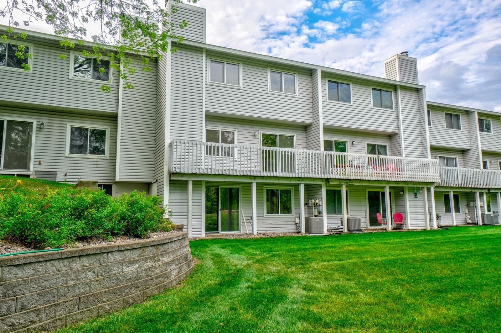 Property Photo:  2174 Tower Court  MN 55125 