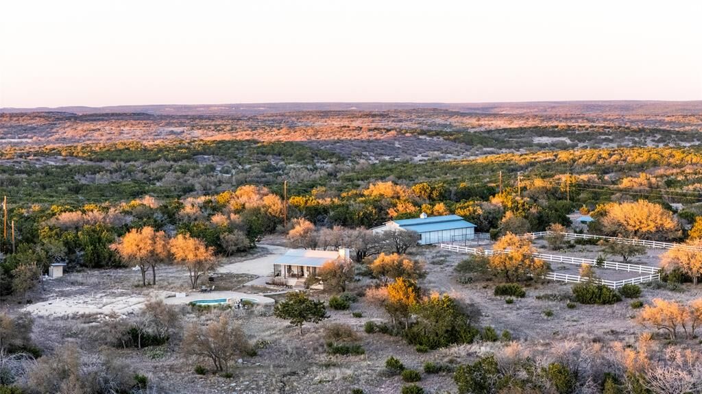 Property Photo: 190 Pvt Rd 3019 NW TX 76849
