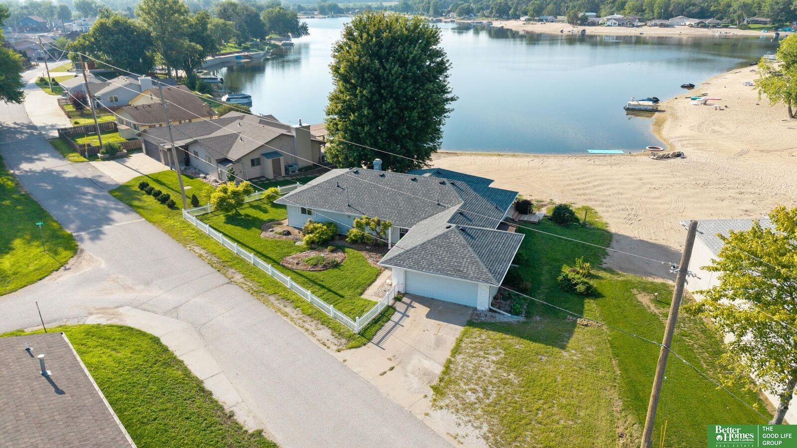 Property Photo:  2702 Annabelle Drive  NE 68123 