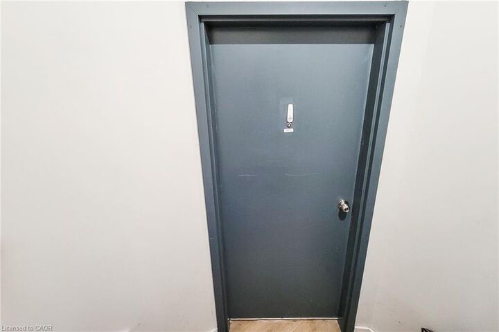 Property Photo:  255 Emerald Street N 5  ON L8L 5L1 