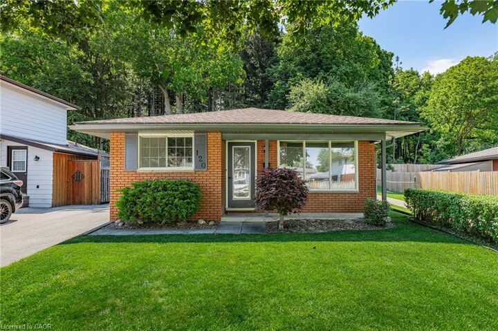 120 Arrowhead Crescent — photo 1
