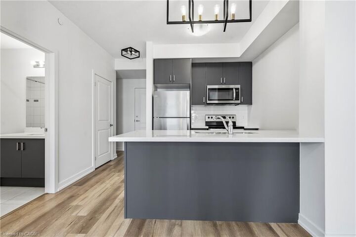 Property Photo: 5055 Greenlane Road 425 ON L3J 2J3