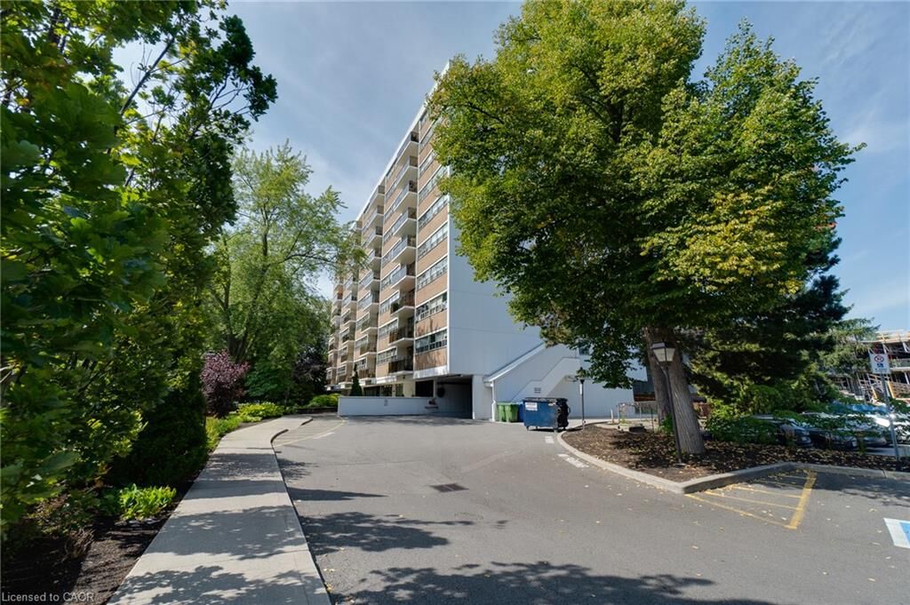 Property Photo:  212 Kerr Street 507  ON L6K 3B1 
