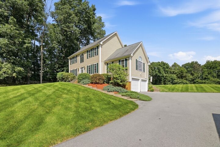 Property Photo:  10 Roberts Rd  MA 01571 