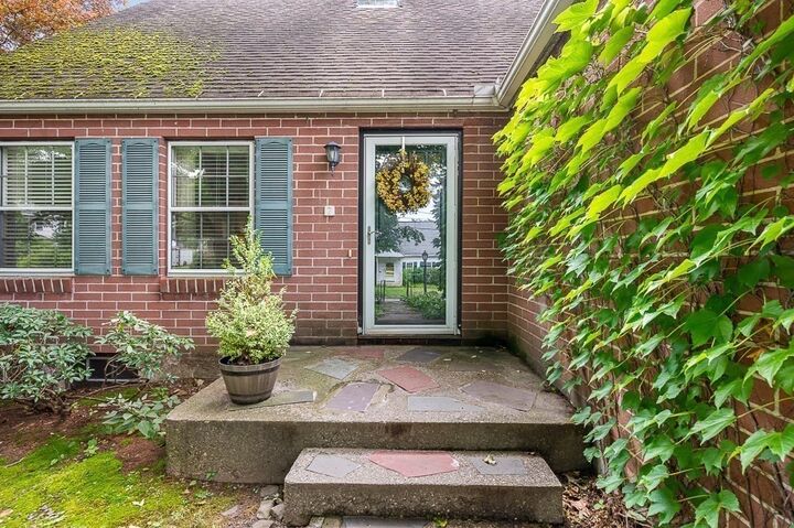 Property Photo:  7 Virginia Rd  MA 01602 