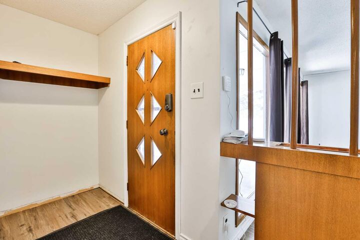 Property Photo: 2719 6 Avenue N AB T1H 0V4