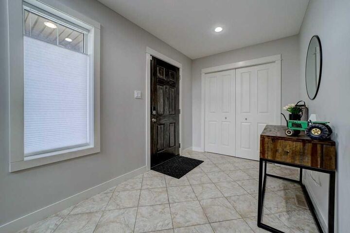 Property Photo:  193 Mt Sundance Crescent W  AB T1K 0T6 