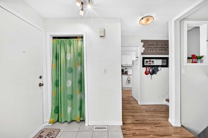 Property Photo:  4936 Dalton Drive NW 44  AB T3A 2E4 
