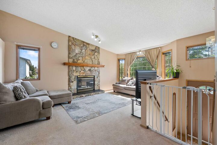 Property Photo: 327 Shawbrooke Circle SW AB T2Y 2Z8