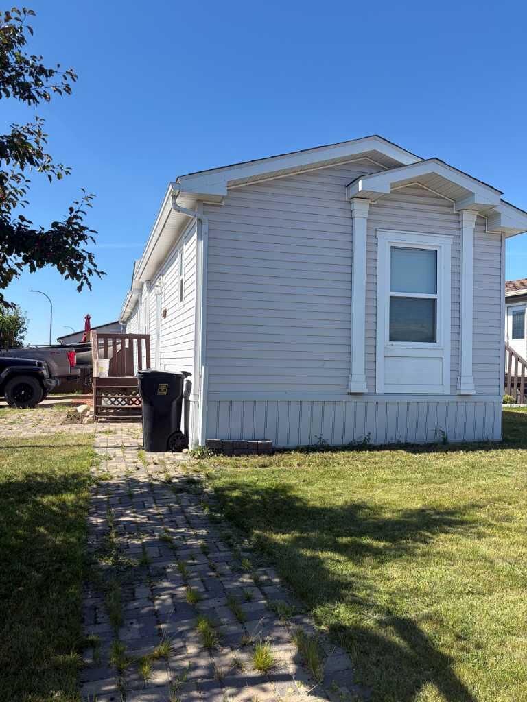 Property Photo:  8902 89 Street  AB T8X 0G1 