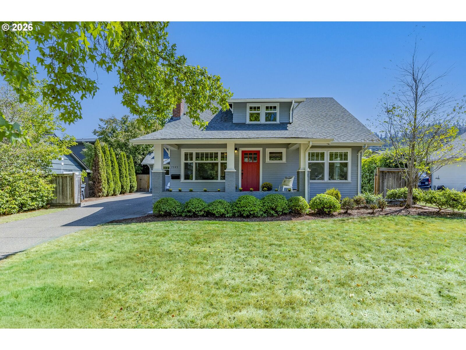 Property Photo:  1545 Villard St  OR 97403 