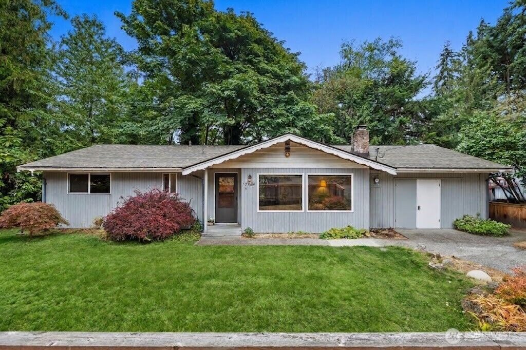 Property Photo:  19524  14th Avenue NE  WA 98155 