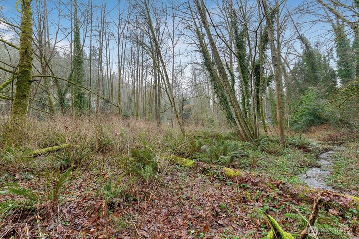 Property Photo:  16  Xxx 76th Place NE  WA 98028 