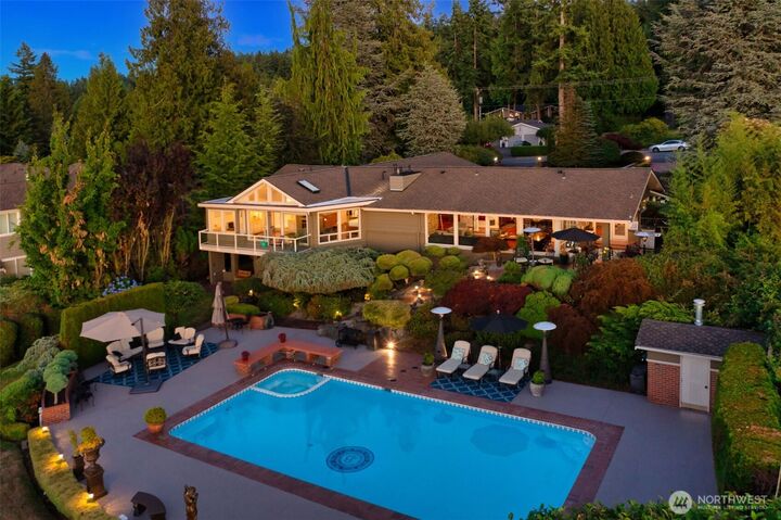Property Photo: 8723 Talbot Road WA 98026