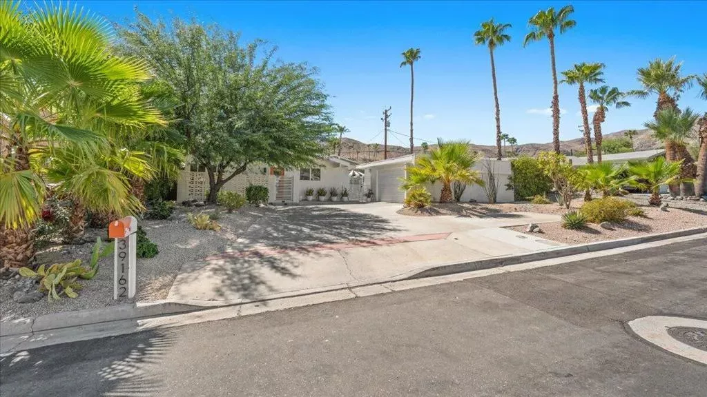 Property Photo:  39162 Karen Street  CA 92234 