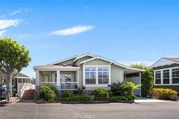 Property Photo:  16422 Poipu Ln  CA 92649 
