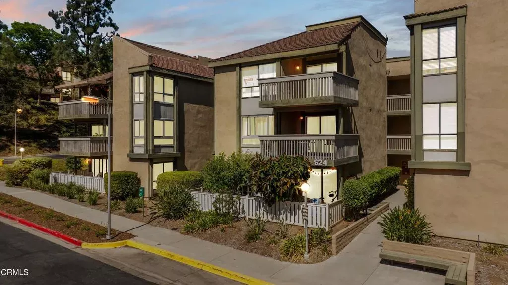 Property Photo:  824 Pinetree Circle 31  CA 91360 