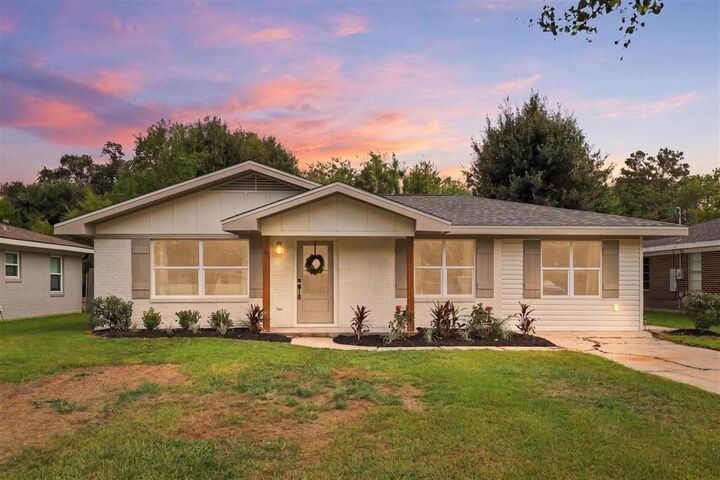 Property Photo: 728 Morningside Drive LA 70605
