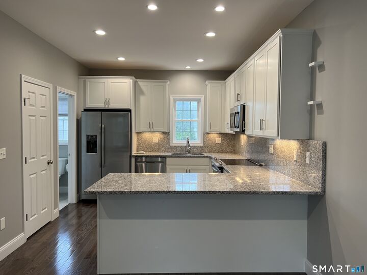Property Photo:  35 Ringgold Street 207  CT 06107 