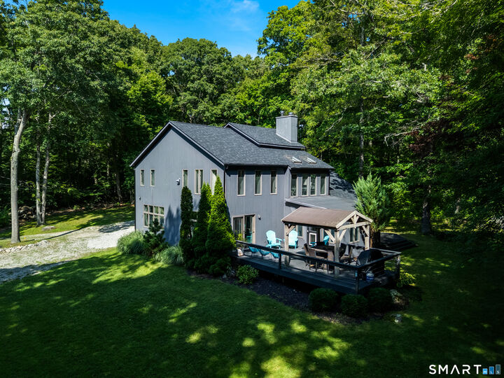 Property Photo:  23 Carriage Drive  CT 06378 