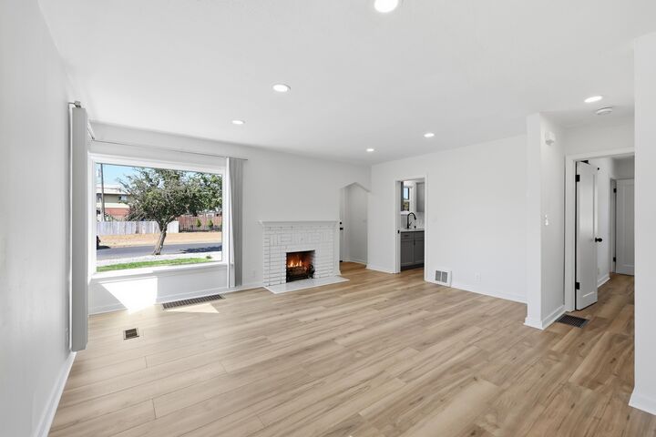 Property Photo: 120 E Hoffman Ave WA 99208