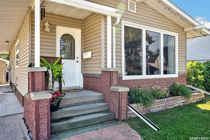 Property Photo: 529 Athabasca Street W SK S6H 2C5